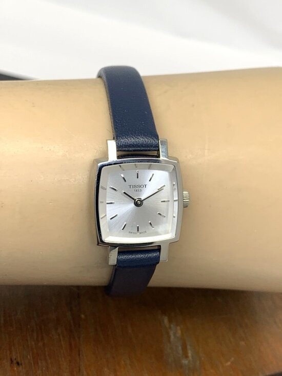Tissot Women\'s Watch T0581091603100 Swiss Quartz Silver Blue Leather Petite 20mm main image 10